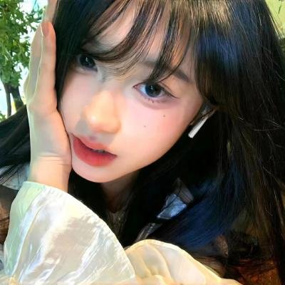 拿针的女孩